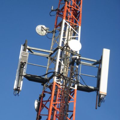 telekomunikacny-stoziar-s-antenami-domo-protection